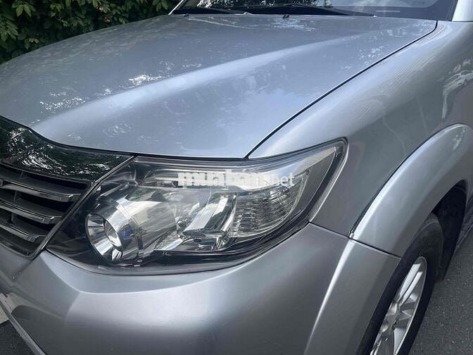 Toyota Fortuner 2012 Tự động Xăng 2.7L Bạc