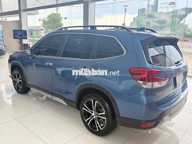 Subaru Forester 2.0 i-S EyeSight Giá ***