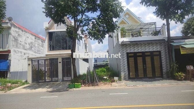 Đối diện chợ ngay ngã ba Hiệp Mỹ Phước 3, Bến Cát • 150m² 💰5🧄6