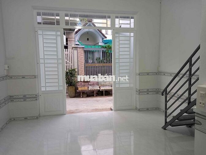 Nhà trệt lầu, sẵn máy lạnh chỉ 3,8tr/tháng