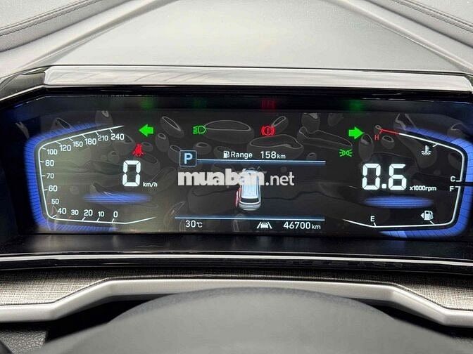 Hyundai Custin 2.0T Cao cấp 2023 Đen Tự động