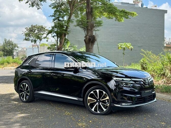 Vinfast VF8 Plus 2023 Đen 40.000km
