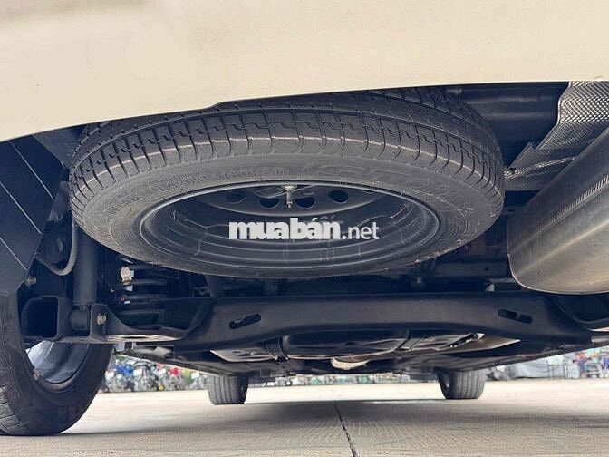 Hyundai Custin 2.0T Cao cấp 2023 Đen Tự động