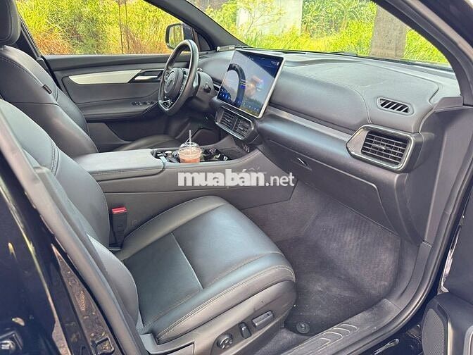 Vinfast VF8 Plus 2023 Đen 40.000km