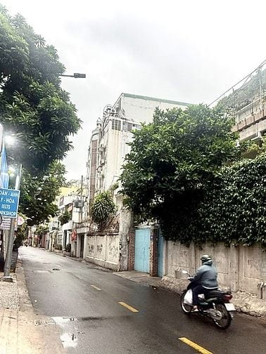 30 TỶ! Bán Mặt Tiền Đặng Văn Ngữ, Phú Nhuận – 96,8m² (5.25x18.5m), Tha