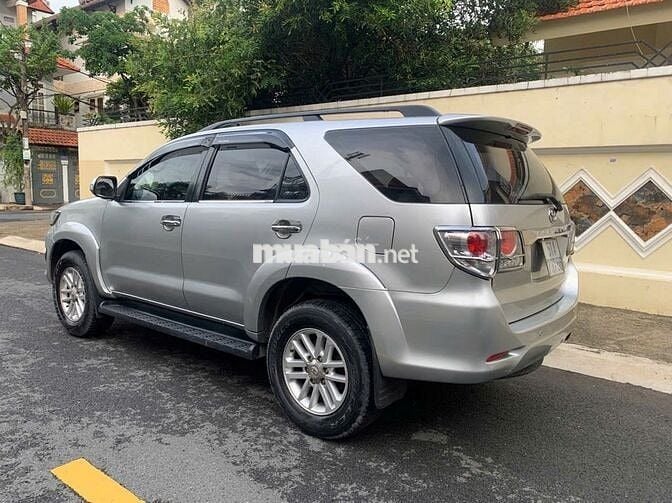 Toyota FORTUNER V số tự động đời cuối 2014