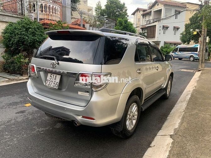 Toyota FORTUNER V số tự động đời cuối 2014