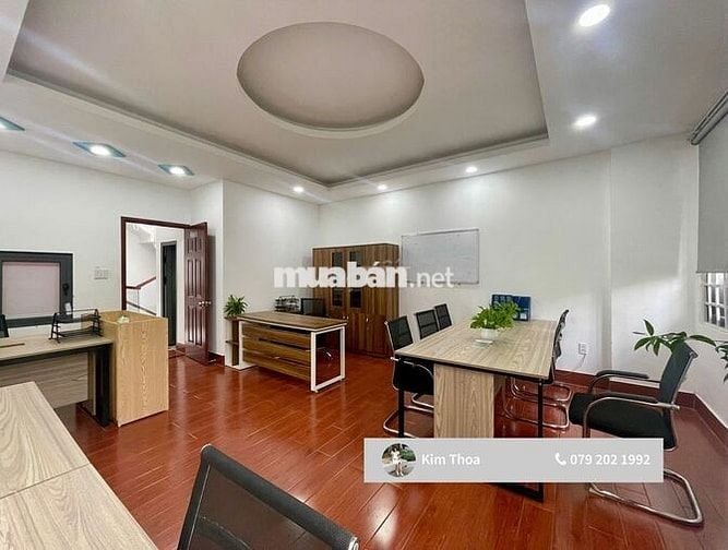 Văn phòng 25m2 Vạn Phúc sẵn nội thất. Giá 8,5tr (bao điện, nước, wifi)