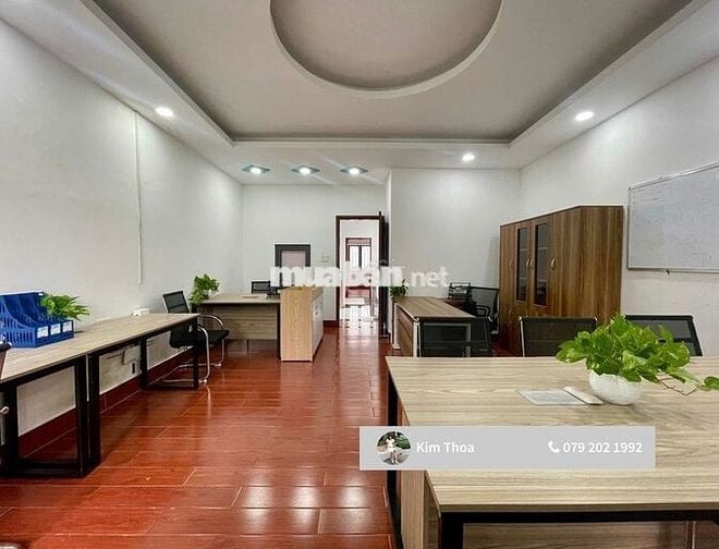 Văn phòng 25m2 Vạn Phúc sẵn nội thất. Giá 8,5tr (bao điện, nước, wifi)