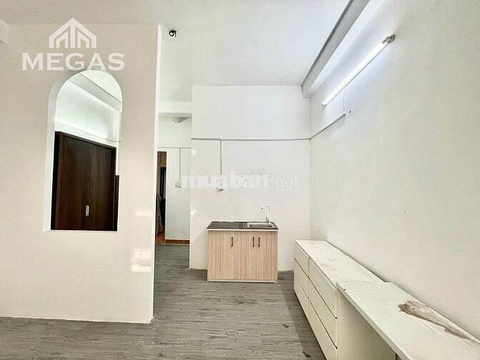STUDIO SIÊU XINH NGAY THÁP ĐỒNG HỒ ĐAKAO - 25M2 - BAN CÔNG - FULL NT