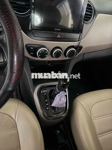 Hyundai Grand i10 Trắng Số tự động 5 chỗ