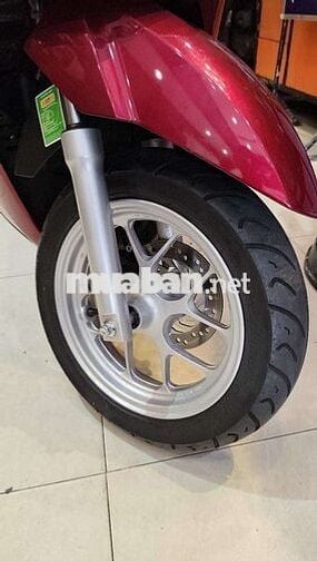 Honda Lead 2025  1600 km