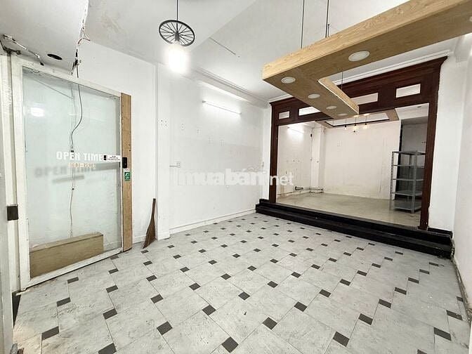 MBKD NGAY DH HUTECH, GTVT, NGOẠI THƯƠNG-4,5X11M-VỈA HÈ 8M-CÓ CHỖ Ở LẠI