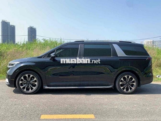 Kia Carnival Luxury 2022 Đen 7 chỗ