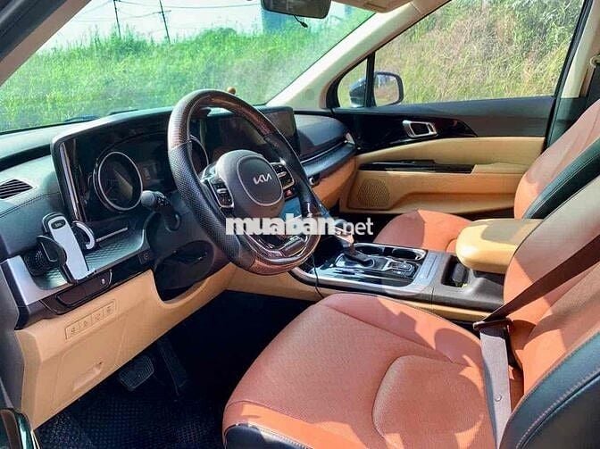 Kia Carnival Luxury 2022 Đen 7 chỗ