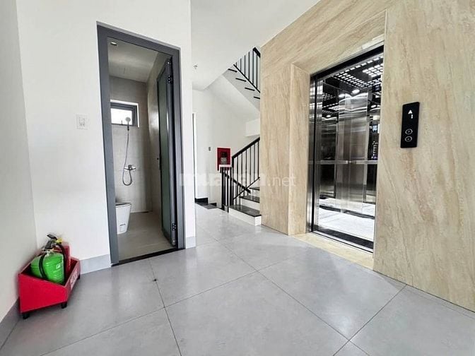 Cho thuê tòa nhà mặt tiền An Phú Q2 | 1 hầm 4 lầu thang máy 