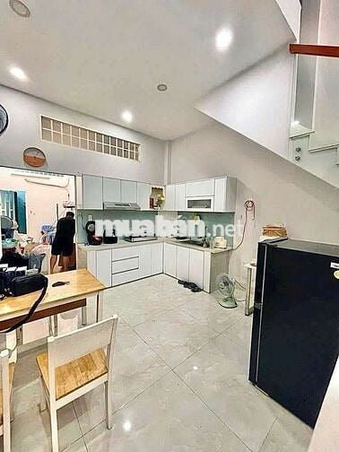 Cần bán gầp nhà cầp 4 P TTN .1 xẹt trường trinh DT 4 x21 1 trệt 1 lửng