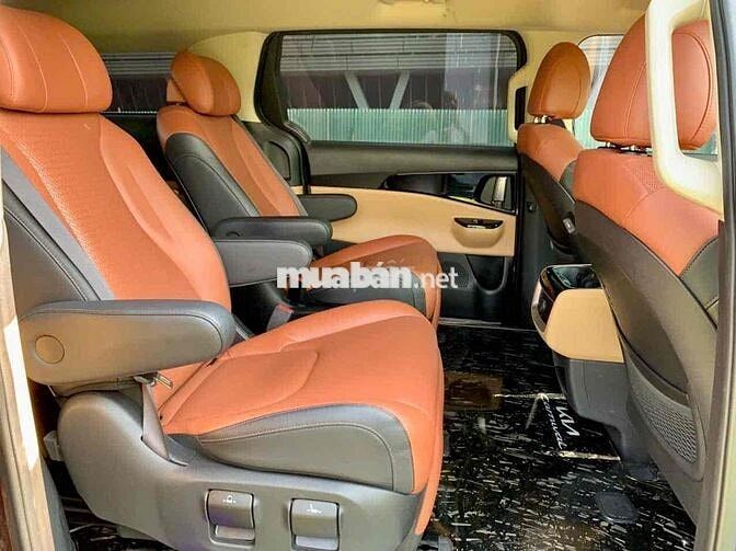 Kia Carnival Luxury 2022 Đen 7 chỗ