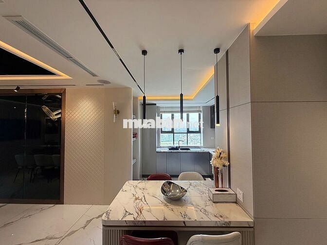 PENTHOUSE 250M2  chỉ 12 TỶ- Tặng full nội thất cao cấp- Liền PVĐ