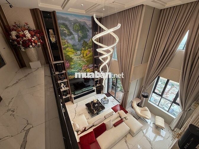 PENTHOUSE 250M2  chỉ 12 TỶ- Tặng full nội thất cao cấp- Liền PVĐ