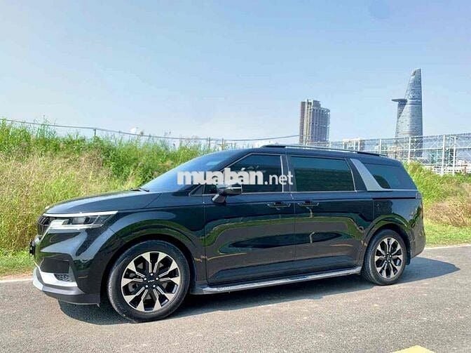 Kia Carnival Luxury 2022 Đen 7 chỗ