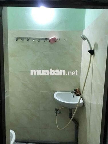 nhà nguyên căn 3 phòng ngủ gần chợ thủ đức