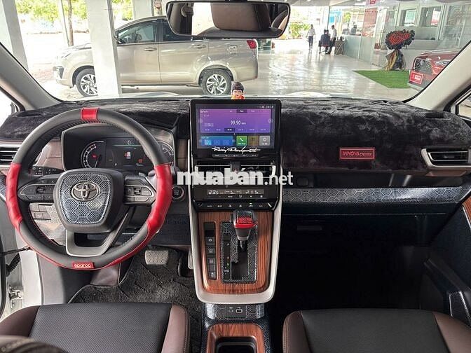 Toyota Innova Cross 2.0V 2025