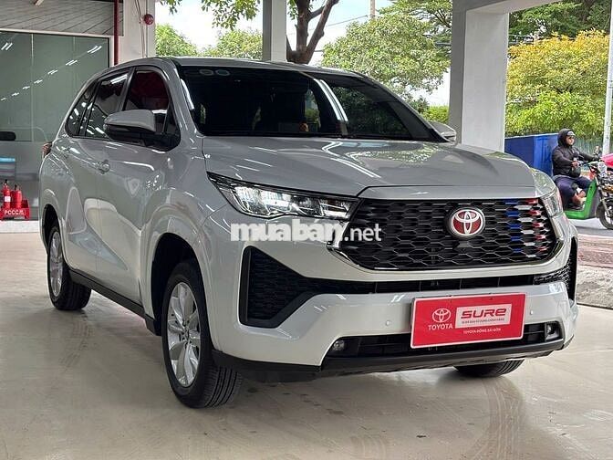 Toyota Innova Cross 2.0V 2025