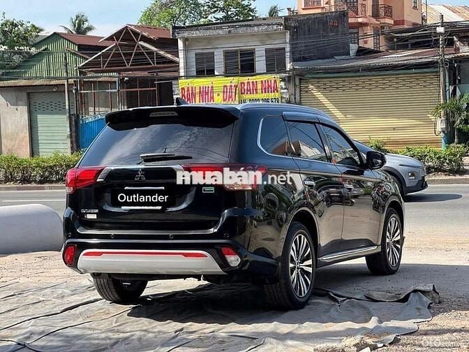 Mitsubishi Outlander CVT 2.0 2023 Đen