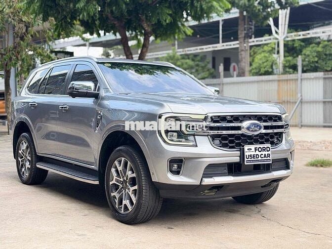 Ford Everest Titanium 4x4 2023 Bạc 35.000km
