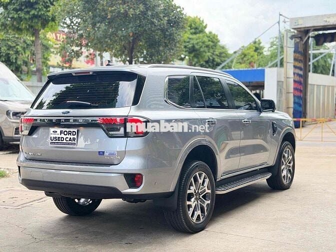 Ford Everest Titanium 4x4 2023 Bạc 35.000km