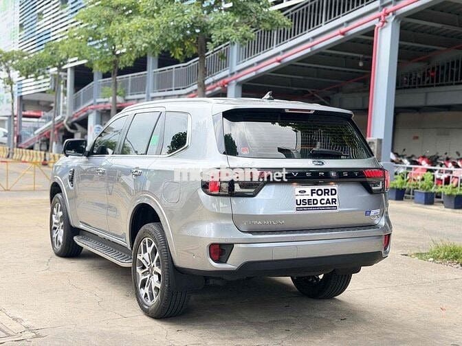 Ford Everest Titanium 4x4 2023 Bạc 35.000km