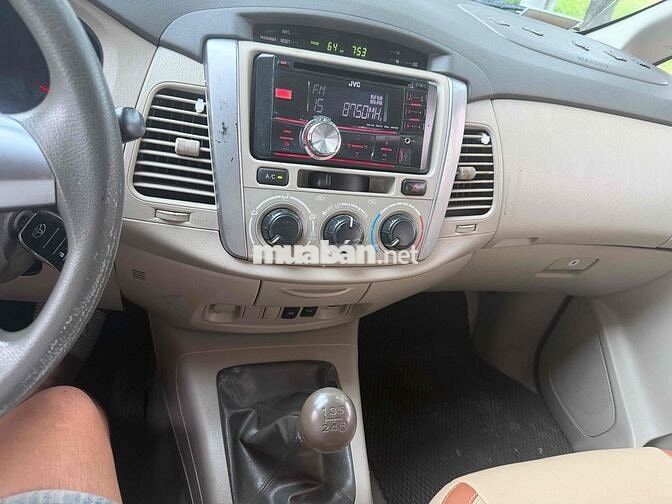 Toyota Innova 2015 Số sàn Bạc