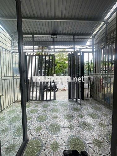 NHÀ 3 TẨNG SỔ RIÊNG, HỖ TRỢ BANK , 2TY590 NGAY LONG HẬU HẺM Ô TÔ