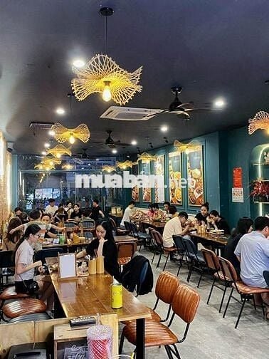 Sang nhà hàng số 12 Cao Thắng, Q3. Dt: 5x20m, Kc: trệt 1 lầu