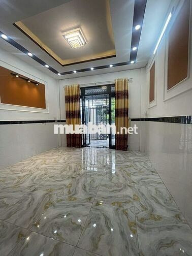 NHÀ 3 TẨNG SỔ RIÊNG, HỖ TRỢ BANK , 2TY590 NGAY LONG HẬU HẺM Ô TÔ