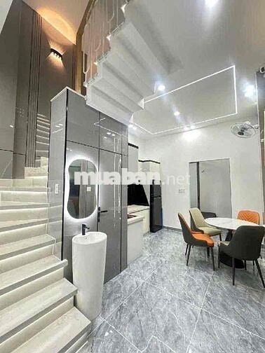 Mặt Tiền khu họ Lê & Phú Thọ Hoà, 3 Tấm, 5 x 18m, 4 Phòng Ngủ, 4 wc