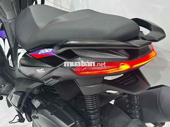 Aprilia SR GT 200