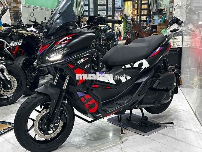 Aprilia SR GT 200