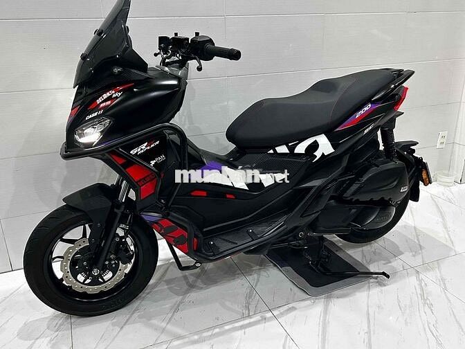 Aprilia SR GT 200