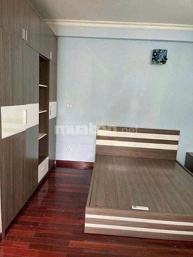 Cho thuê nhà ngõ 97 Văn Cao, Ba Đình, Hà Nội, ô tô vào nhà 
