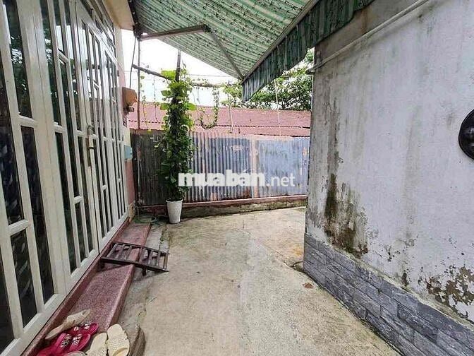 BÁN nhà Lái Thiêu sổ riêng 1ty360tr hẽm 3m