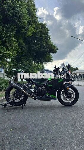 Kawasaki Z400 ABS 18.000 km Đen, xanh lá