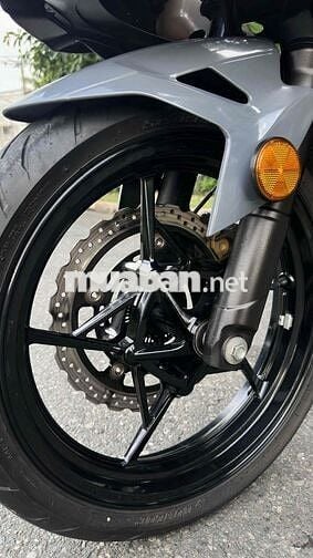Kawasaki Z400 ABS 18.000 km Đen, xanh lá