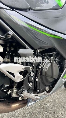 Kawasaki Z400 ABS 18.000 km Đen, xanh lá