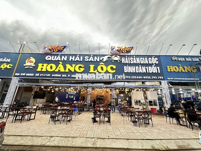 [BAO CƠM] 11 NHÂN VIÊN ĐỌC PHIẾU, PHỤC VỤ CẦN THƠ