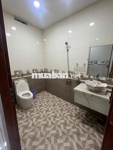 💰💰💰 NHÀ DIỆN TÍCH KHỦNG 5❌30, TRỆT LỬNG 2LẦU: 5PN 4WC - HẺM XE TẢI