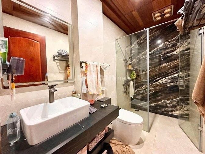 [Chính chủ] tôi cần bán toà nhà Mặt Phố Huế, Q HBT, Dt 150 m x 8 tầng