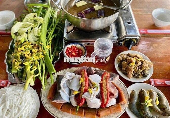 [LÀM NGAY] NAM PHỤC VỤ KHU GIẢNG VIÊN