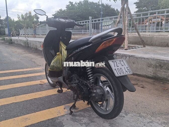 Honda Click đời 2011 máy rin êm có giao lưu xe